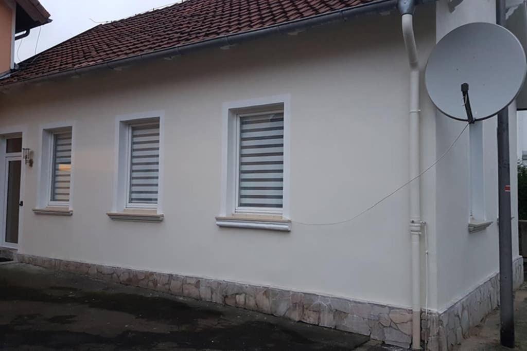 Apartment Vanille, Mit Eigenem Eingang, Ein Kleines Haus